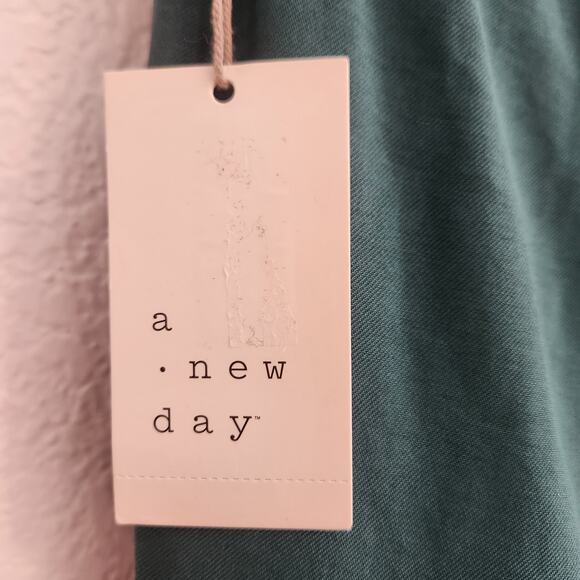 A New Day Women's Size 4 Teal Cargo Joggers NWT - Picture 6 of 6